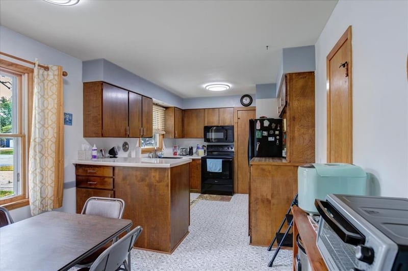 1121 River Heights Rd, Menomonie, WI 54751