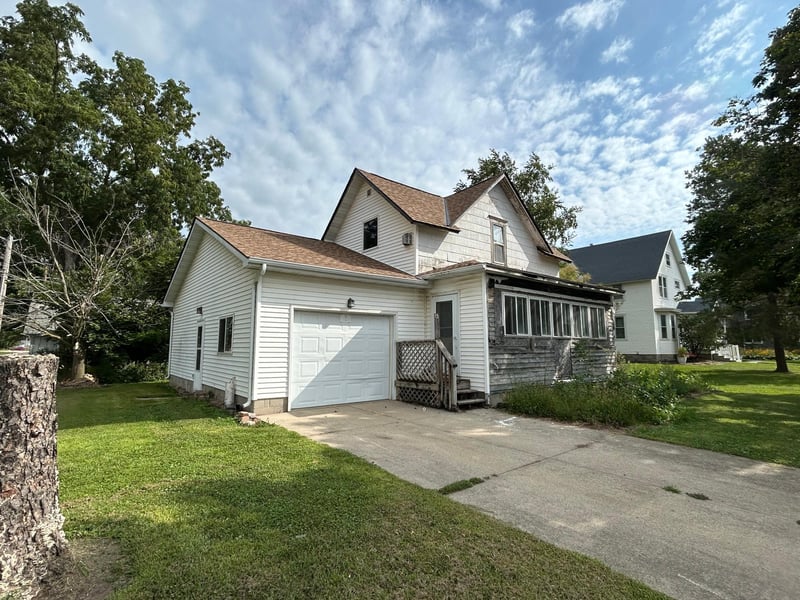 140 2nd St NW, Blooming Prairie, MN 55917