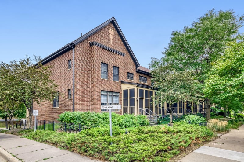 811 Thornton St SE, Minneapolis, MN 55414