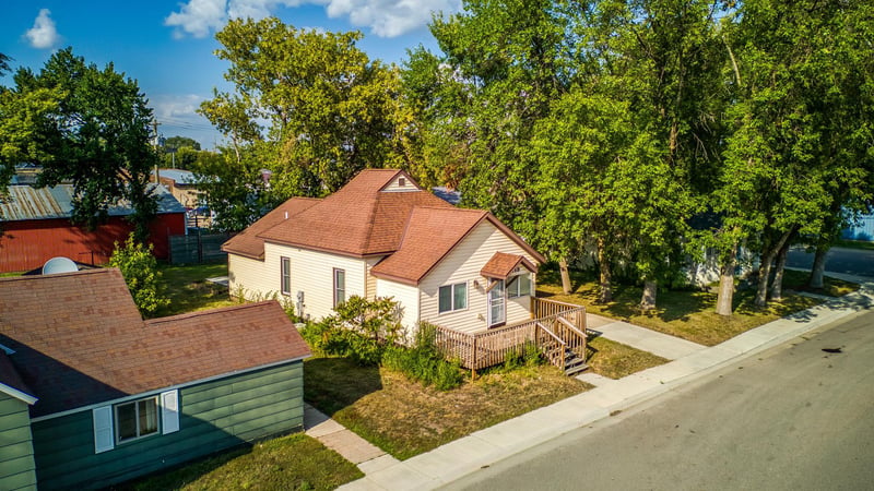 118 E Colfax St, Parkers Prairie, MN 56361