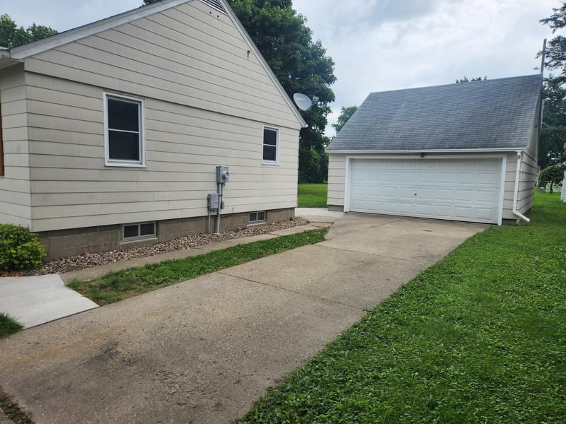 1806 2nd St NE, Austin, MN 55912