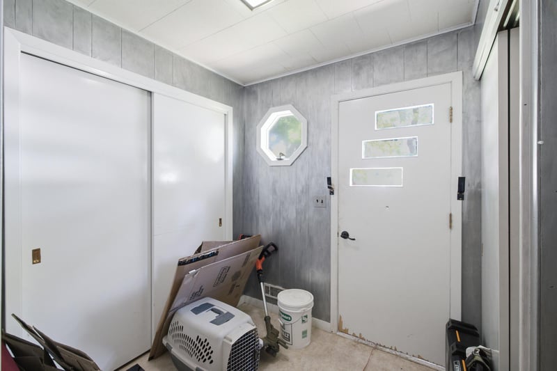 204 E 12th St, Blue Earth, MN 56013