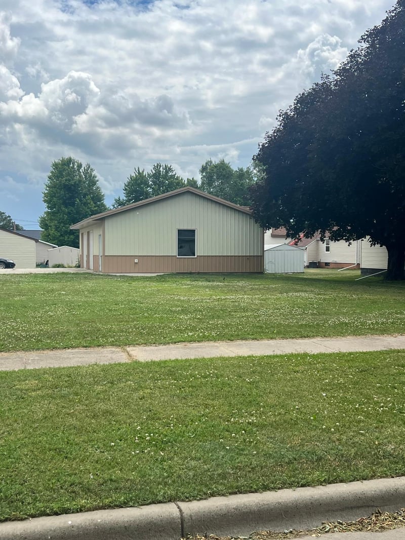 317 W 2nd St, Madison, MN 56256