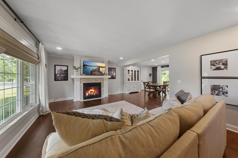 1019 Valley View Rd, Faribault, MN 55021