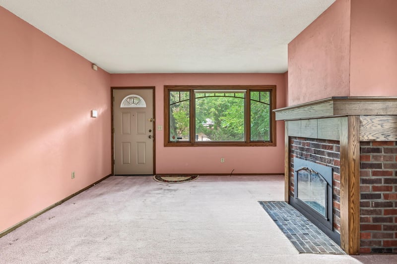 1677 Burns Ave, Saint Paul, MN 55106