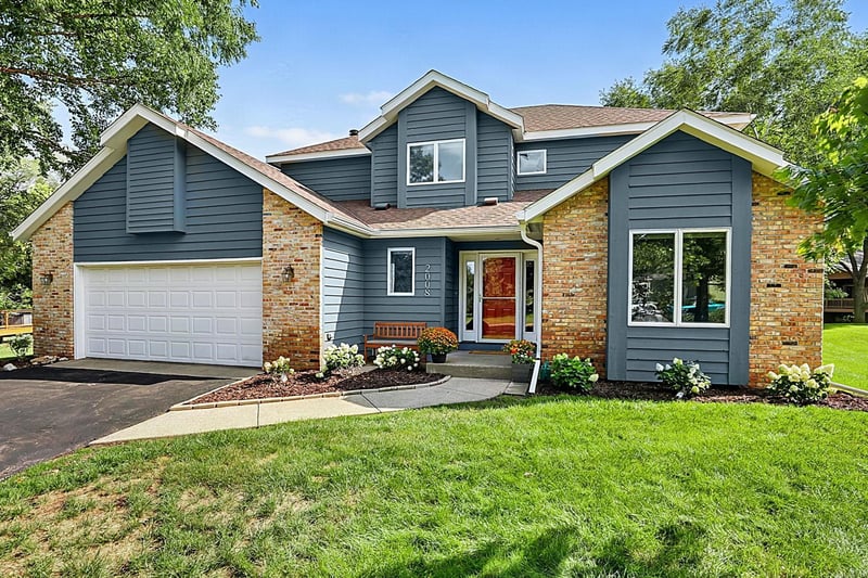 2008 Shannon Dr, Saint Cloud, MN 56301
