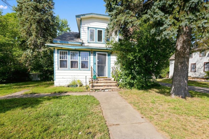 540 Central Ave S, Milaca, MN 56353