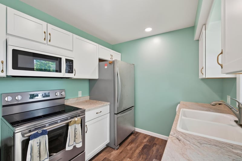 8631 Imperial Ave S, Cottage Grove, MN 55016