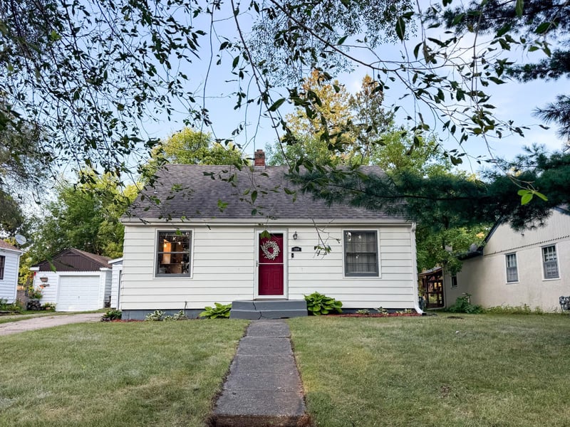 1309 S 7th St, Brainerd, MN 56401
