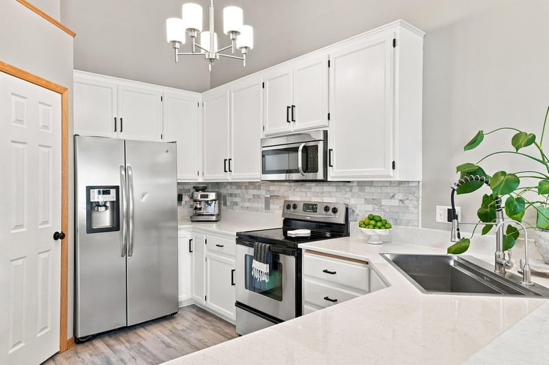 7606 Red Fox Trl, Greenfield, MN 55373