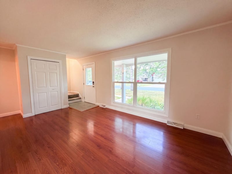 868 Wescott Sq, Eagan, MN 55123