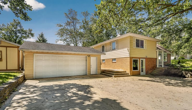 108 25th St SW, Rochester, MN 55902