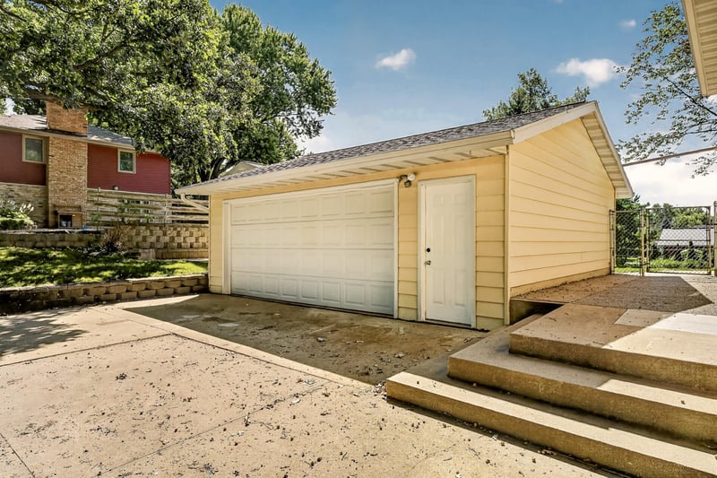 108 25th St SW, Rochester, MN 55902