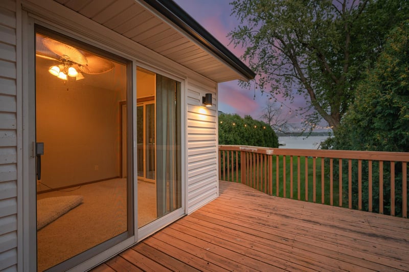 1055 N Shore Dr, Forest Lake, MN 55025