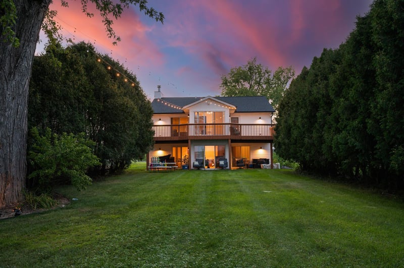 1055 N Shore Dr, Forest Lake, MN 55025