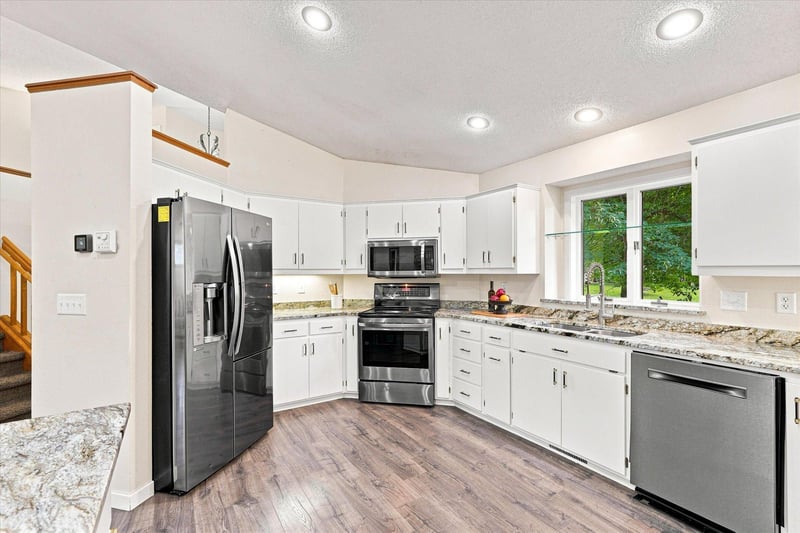 2608 Edgewood Cir, Saint Cloud, MN 56301