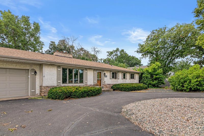 9339 Cedar Lake Rd S, Saint Louis Park, MN 55426