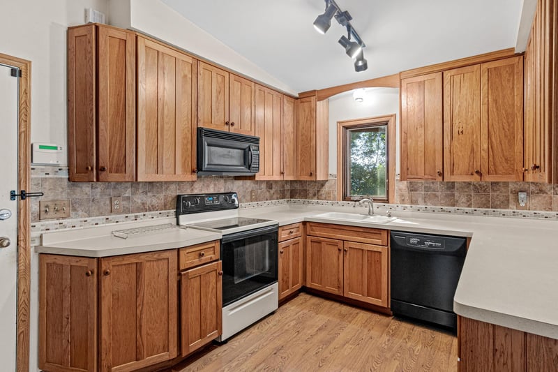 9339 Cedar Lake Rd S, Saint Louis Park, MN 55426
