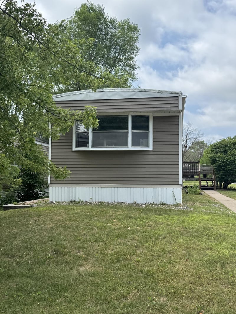143 Judith Dr, Chaska, MN 55318