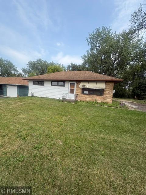 2594 Fairview Ave N, Roseville, MN 55113