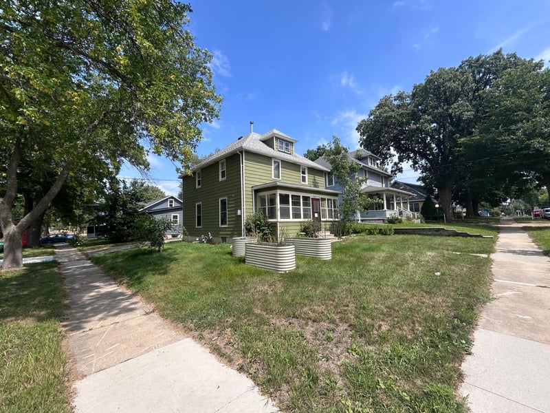 903 1st St SE, Rochester, MN 55904