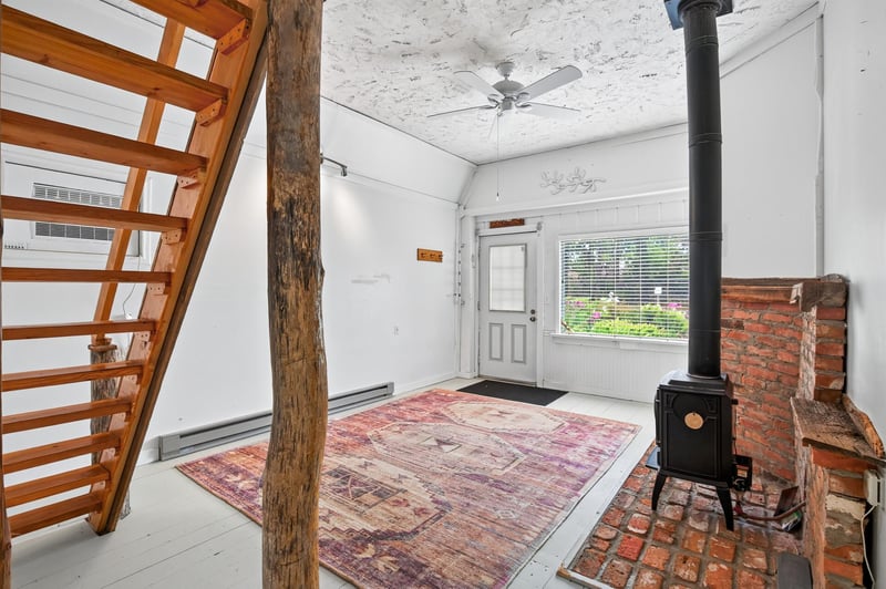 215 Franklin Ave E, Delano, MN 55328