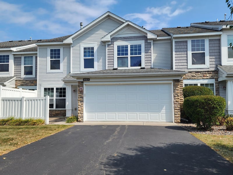 5010 149th St N #4, Hugo, MN 55038