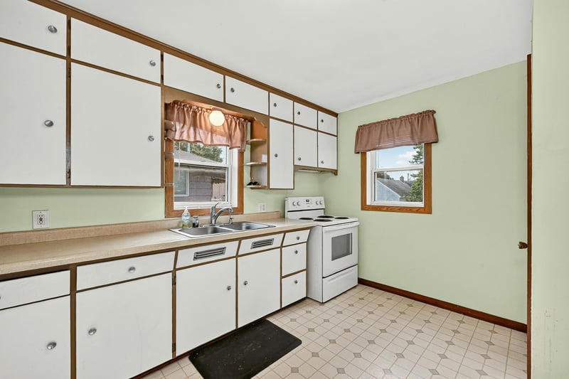 310 E Main St, Brownsdale, MN 55918