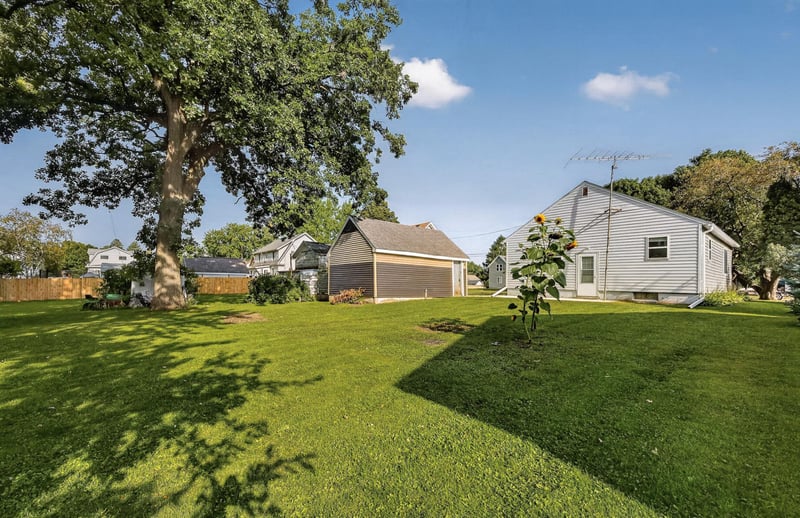 310 E Main St, Brownsdale, MN 55918