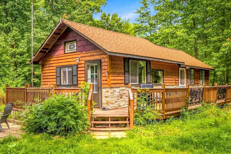 9235 Oakwood Ln, Pine City, MN 55063