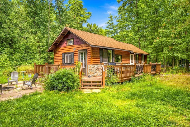 9235 Oakwood Ln, Pine City, MN 55063