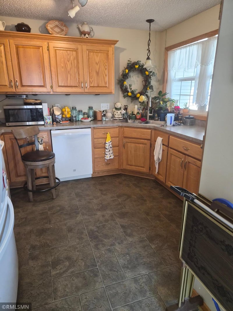 920 Fairfield Pl NW, Isanti, MN 55040