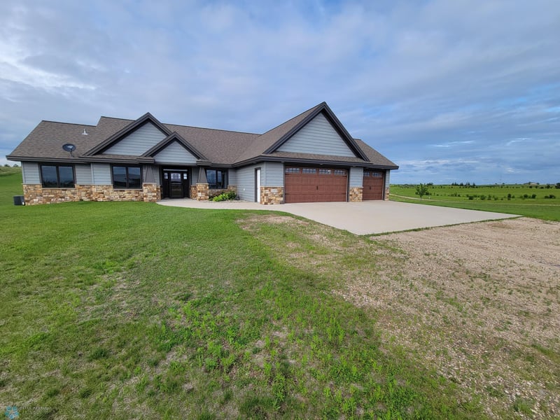 11003 Eagles Nest Ct, Audubon, MN 56511