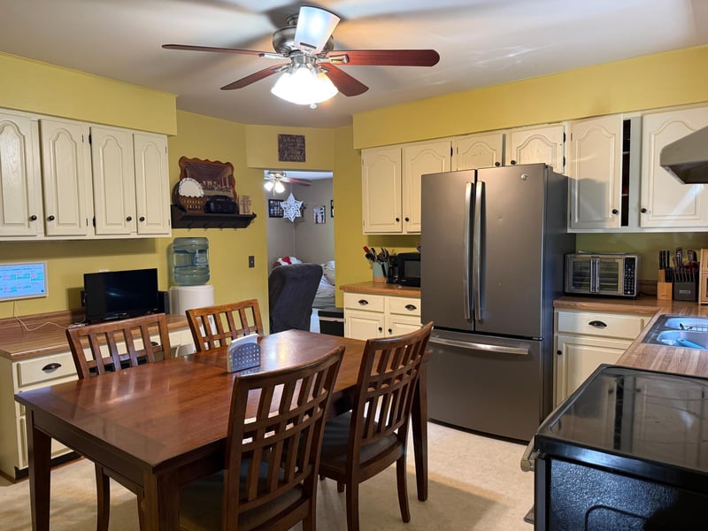 521 Oak Ln, Redwood Falls, MN 56283
