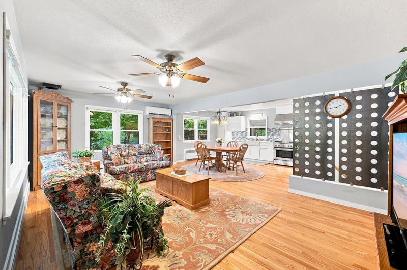 205 Lake St SW, Hutchinson, MN 55350