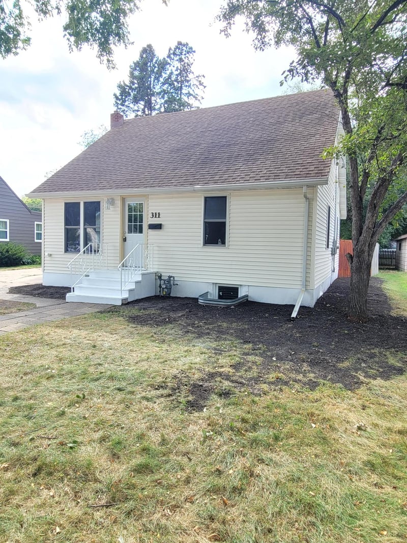 311 14th St N, Moorhead, MN 56560