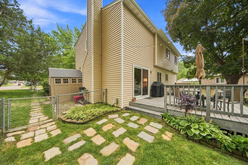 12100 50th Ave N, Plymouth, MN 55442