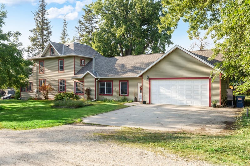 37556 3rd Ave, Dennison, MN 55018