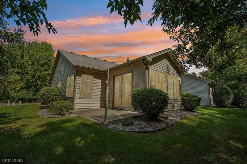 27726 Woodland Dr, Chisago City, MN 55013