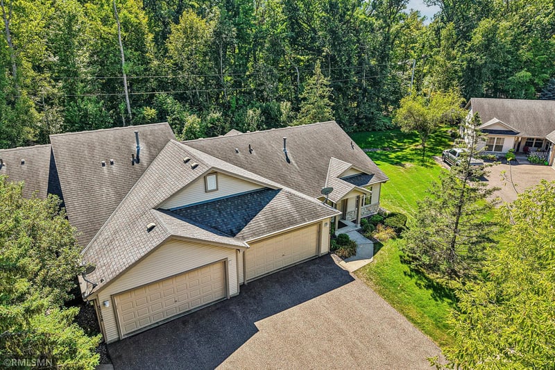 27726 Woodland Dr, Chisago City, MN 55013