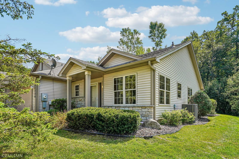 27726 Woodland Dr, Chisago City, MN 55013