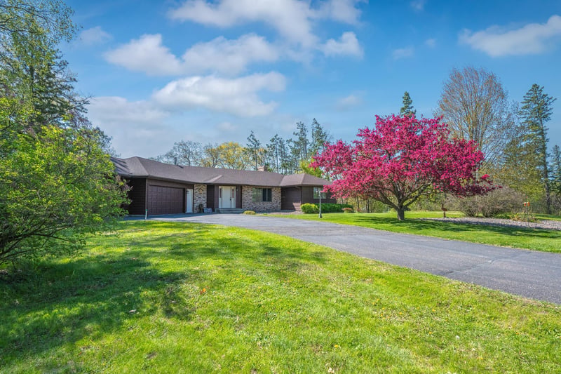 220 W Lower Pine Lake Ct, Star Prairie, WI 54026