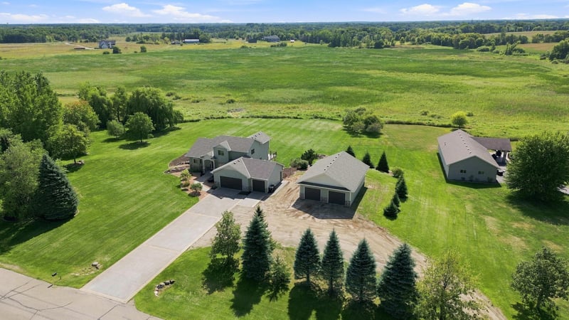 8290 185th Ave NW, Nowthen, MN 55303