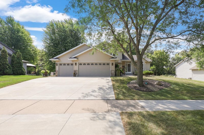 16715 Blind Lake Trl SE, Prior Lake, MN 55372