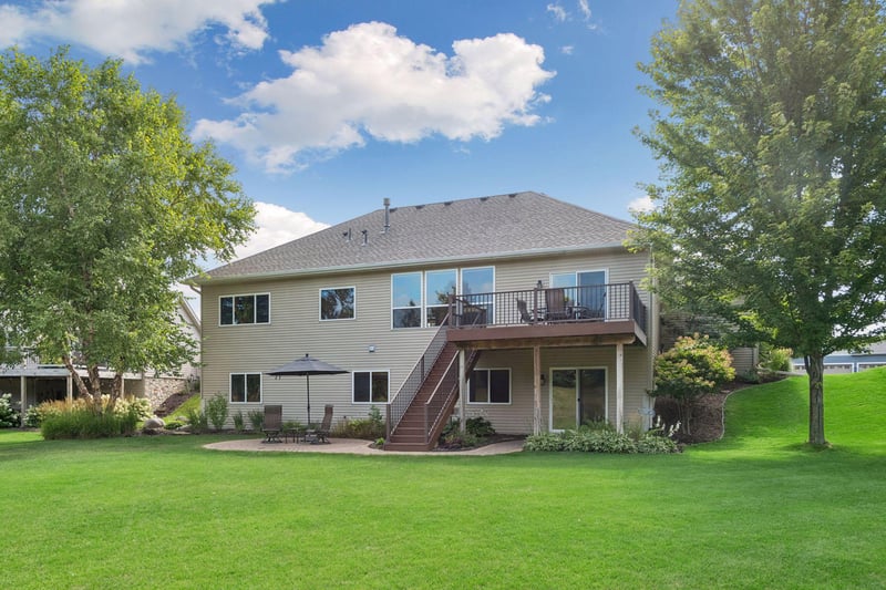 1542 Sparrow Rd, Waconia, MN 55387