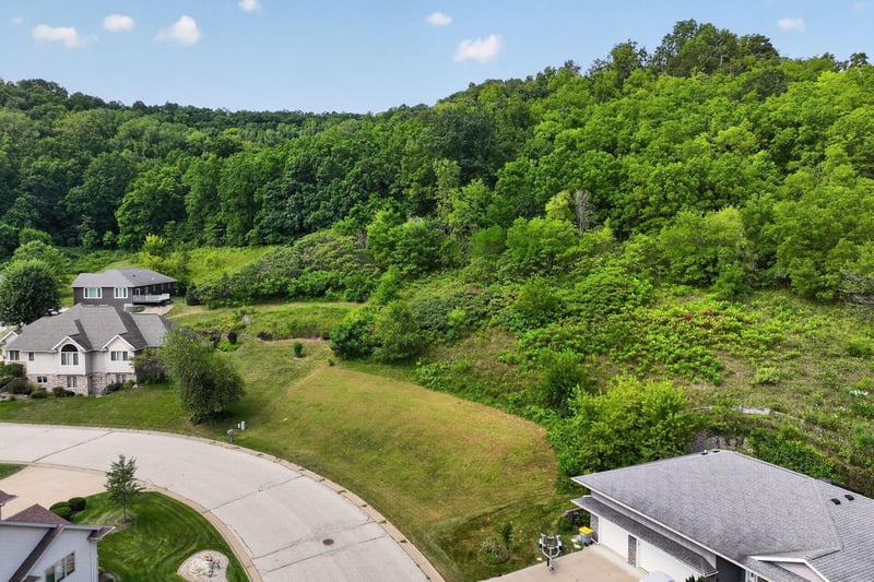 612 13th St N, La Crescent, MN 55947