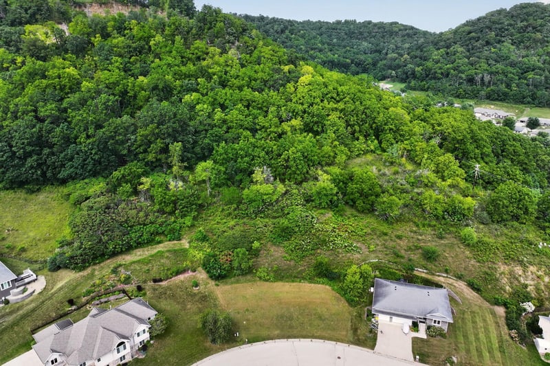 612 13th St N, La Crescent, MN 55947