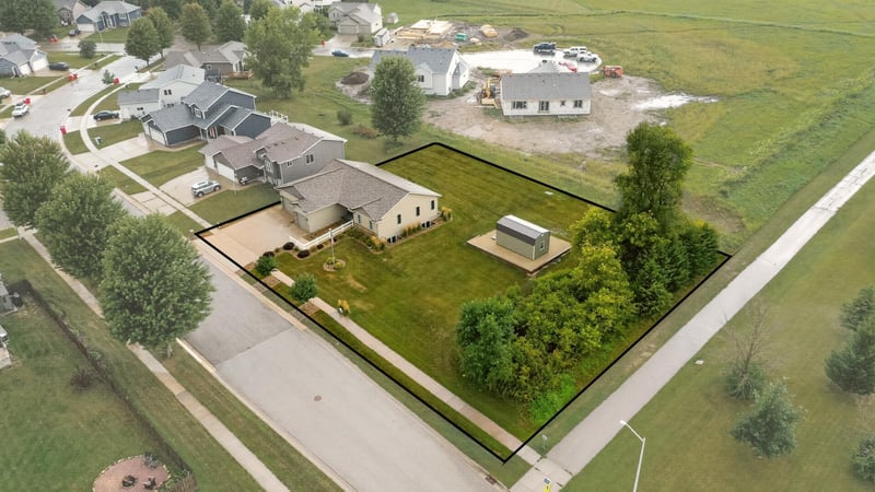 905 22nd St NE, Kasson, MN 55944