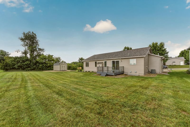 905 22nd St NE, Kasson, MN 55944
