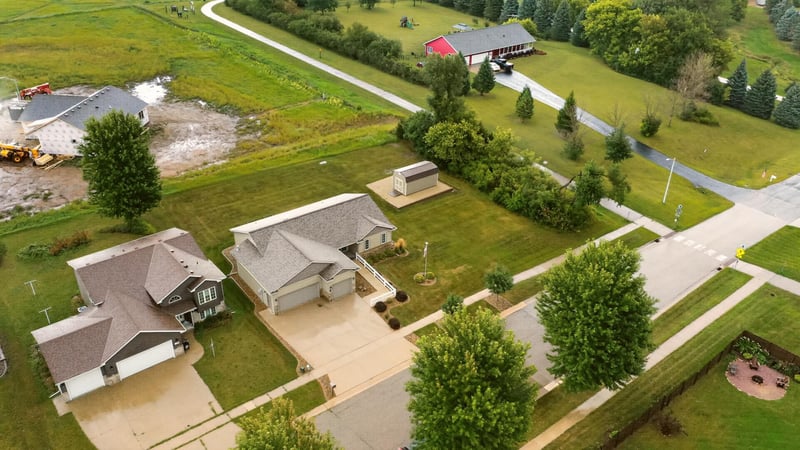 905 22nd St NE, Kasson, MN 55944
